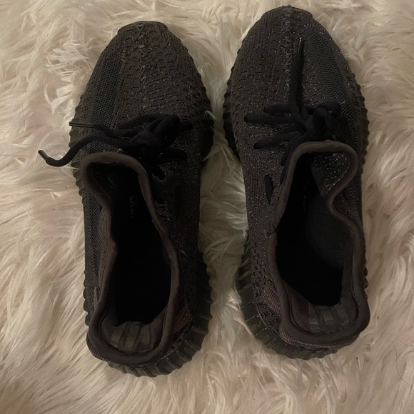 adidas Yeezy Boost 350 V2 - Picture 3 of 9